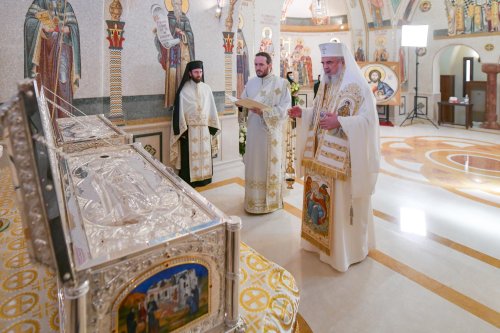Racle sfinţite de Patriarhul României pentru Mănăstirea Văratec Poza 149011