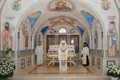 Racle sfinţite de Patriarhul României pentru Mănăstirea Văratec Poza 149012