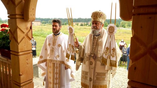 Liturghie arhierească în noua biserică din Cartierul Arhitecţilor-Sibiu Poza 149043
