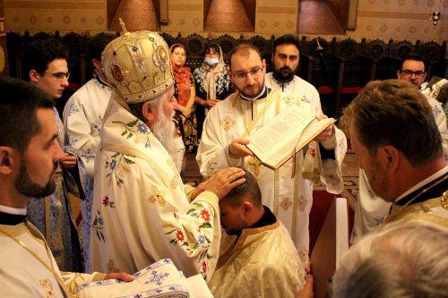 Liturghie arhierească și hirotonii la Catedrala Mitropolitană din Craiova Poza 149241