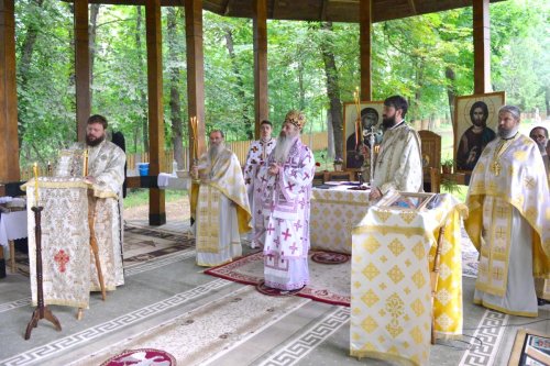 Mitropolitul Moldovei şi Bucovinei, la Mănăstirea Miclăuşeni Poza 149221