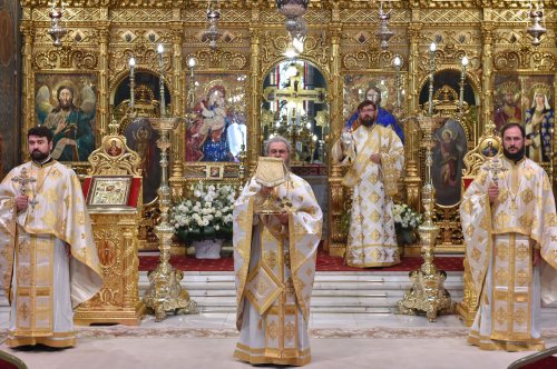 Patriarhul României a sărbătorit prin rugăciune împlinirea vârstei de 69 de ani Poza 149283