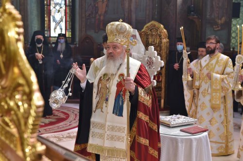 Patriarhul României a sărbătorit prin rugăciune împlinirea vârstei de 69 de ani Poza 149285