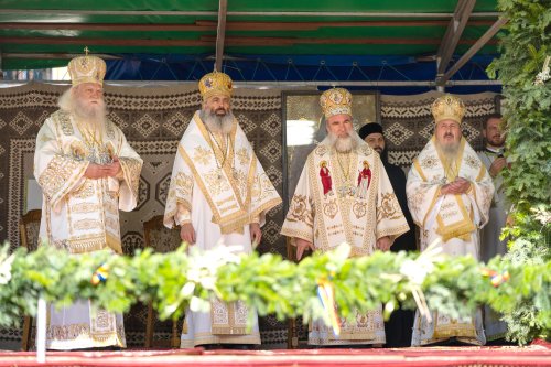 Clericii și credincioșii din Bucovina și-au primit noul Arhiepiscop Poza 149466