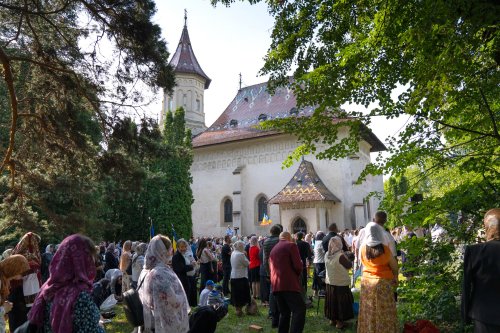 Clericii și credincioșii din Bucovina și-au primit noul Arhiepiscop Poza 149478