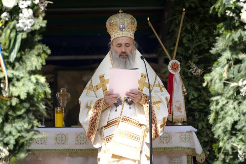 Clericii și credincioșii din Bucovina și-au primit noul Arhiepiscop Poza 149482