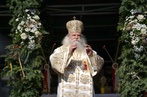 Clericii și credincioșii din Bucovina și-au primit noul Arhiepiscop Poza 149492
