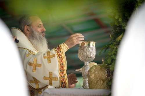 Clericii și credincioșii din Bucovina și-au primit noul Arhiepiscop Poza 149507