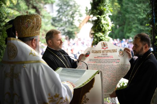 Clericii și credincioșii din Bucovina și-au primit noul Arhiepiscop Poza 149514