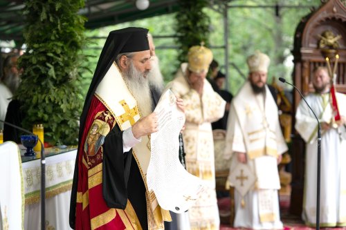 Clericii și credincioșii din Bucovina și-au primit noul Arhiepiscop Poza 149518