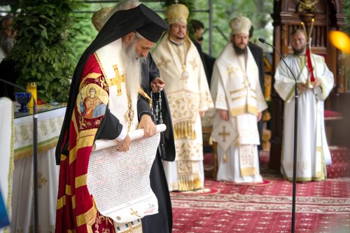 Clericii și credincioșii din Bucovina și-au primit noul Arhiepiscop Poza 149519