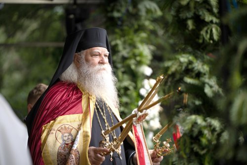Clericii și credincioșii din Bucovina și-au primit noul Arhiepiscop Poza 149523
