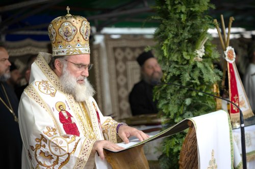 Clericii și credincioșii din Bucovina și-au primit noul Arhiepiscop Poza 149528