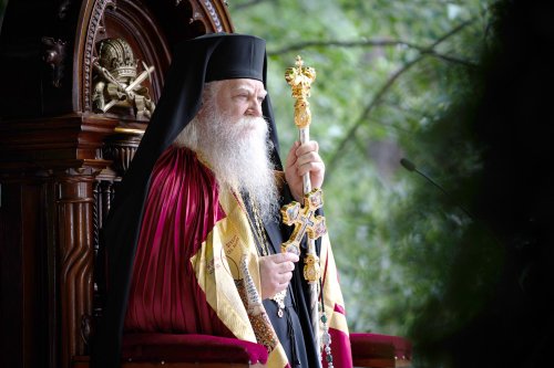 Clericii și credincioșii din Bucovina și-au primit noul Arhiepiscop Poza 149530