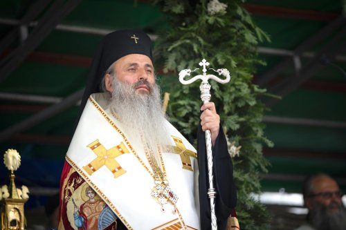 Clericii și credincioșii din Bucovina și-au primit noul Arhiepiscop Poza 149536