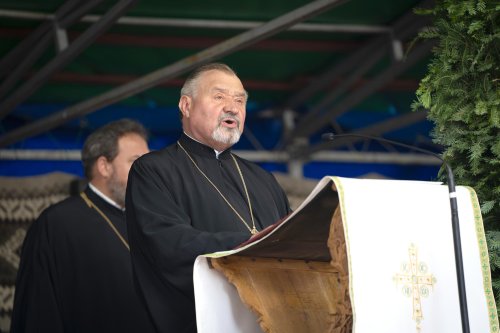 Clericii și credincioșii din Bucovina și-au primit noul Arhiepiscop Poza 149537