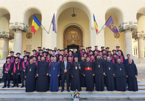 Festivitatea absolvenților de Teologie Pastorală  de la Facultatea de Teologie Ortodoxă din Alba Iulia Poza 149962