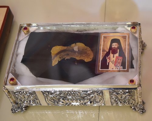 Moaştele Sfântului Cuvios Ioan Iacob de la Neamț vor fi aduse spre cinstire la Paraclisul Catedralei Mântuirii Neamului Poza 150146