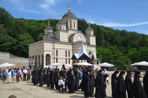 Binecuvântare pentru pelerini la Mănăstirea Izbuc Poza 150467