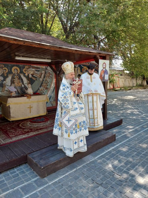 Slujiri și vizite pastorale în eparhii din Muntenia și Dobrogea Poza 150560