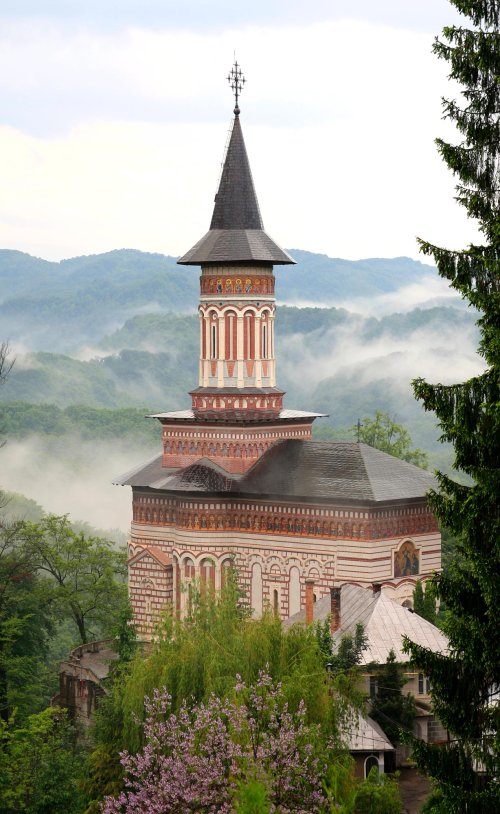 Spiritualitate și cultură la Mănăstirea Rohia Poza 150691