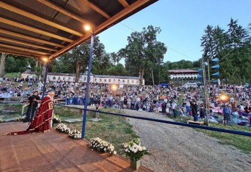 Mii de credincioşi în pelerinaj la Mănăstirea Nicula, Cluj Poza 150874