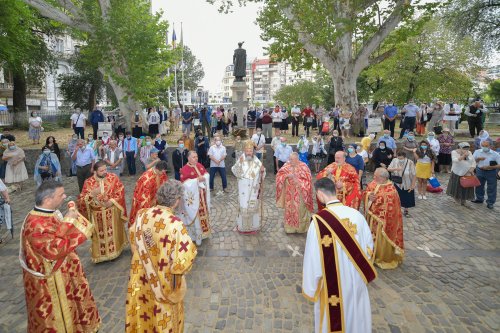 Sfinții Martiri Brâncoveni, sărbătoriți la kilometrul 0 al Capitalei Poza 150897
