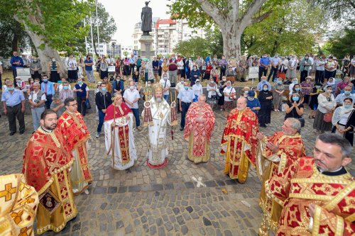 Sfinții Martiri Brâncoveni, sărbătoriți la kilometrul 0 al Capitalei Poza 150901