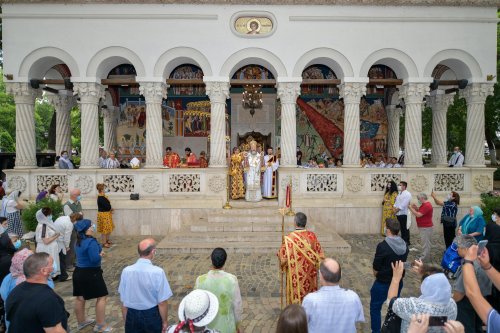 Sfinții Martiri Brâncoveni, sărbătoriți la kilometrul 0 al Capitalei Poza 150906
