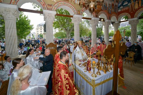 Sfinții Martiri Brâncoveni, sărbătoriți la kilometrul 0 al Capitalei Poza 150911