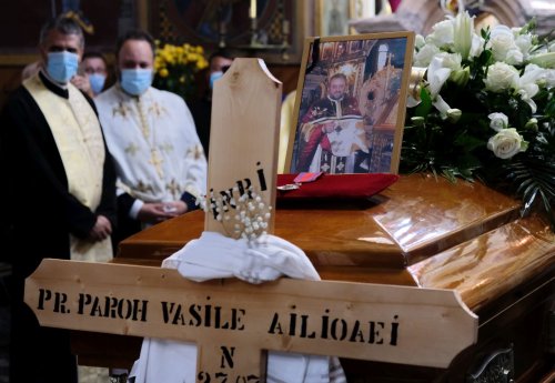 Părintele Vasile Ailioaei (1954-2020) - păstor duhovnicesc care i-a învățat pe credincioși lecția iubirii creștine Poza 152430