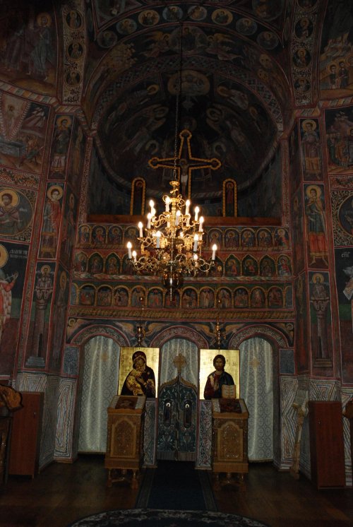 Jertfă, har şi binecuvântare la Mănăstirea Strâmba Jiu Poza 152406