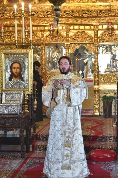 Patriarhul României la Mănăstirea Samurcăşeşti de lângă Capitală Poza 152449