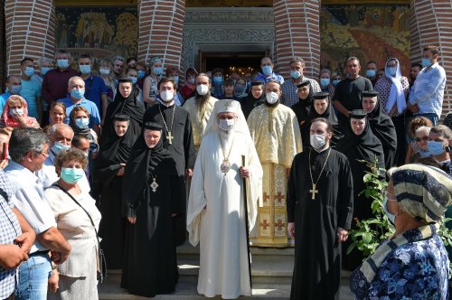Patriarhul României la Mănăstirea Samurcăşeşti de lângă Capitală Poza 152457