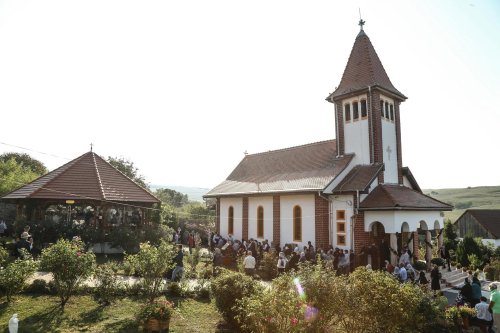 Sărbătoare la mănăstirea din localitatea Sădinca, judeţul Sibiu Poza 152677