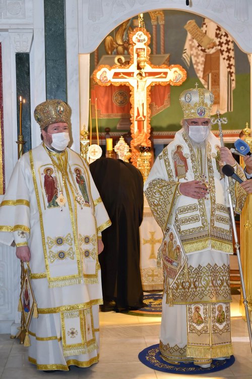 Patriarhul României a târnosit noua biserică a Mănăstirii Izbuc Poza 152934