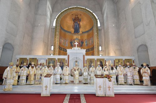 Vizită istorică a Patriarhului României în Episcopia Oradiei Poza 153034