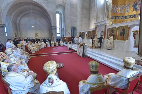 Vizită istorică a Patriarhului României în Episcopia Oradiei Poza 153035