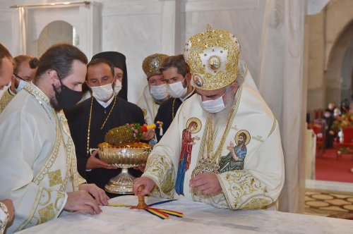 Vizită istorică a Patriarhului României în Episcopia Oradiei Poza 153036