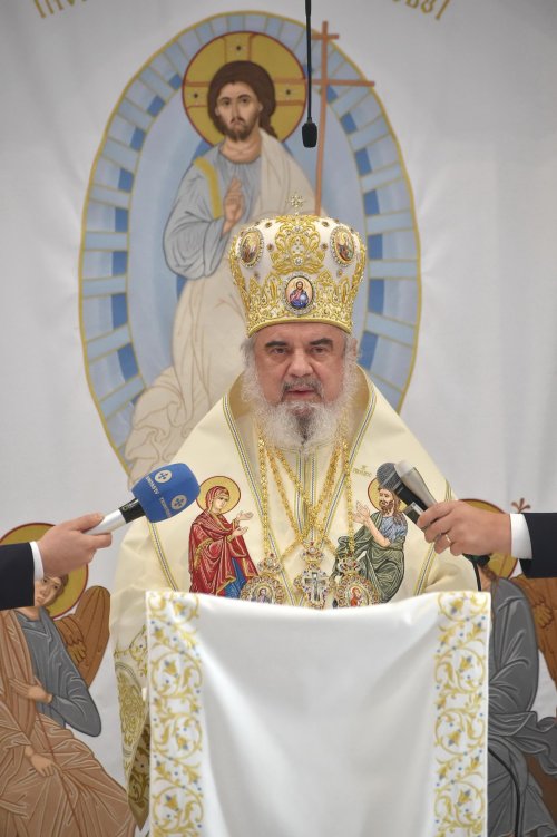Vizită istorică a Patriarhului României în Episcopia Oradiei Poza 153037