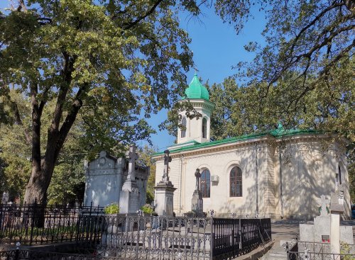 Cimitirul „Eternitatea” din Iași, un muzeu al vieților veșnice Poza 153261