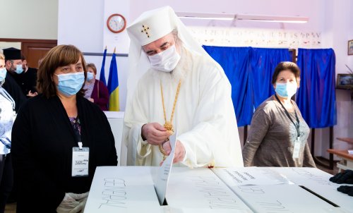 Patriarhul României a votat la alegerile locale 2020 din Bucureşti Poza 153524