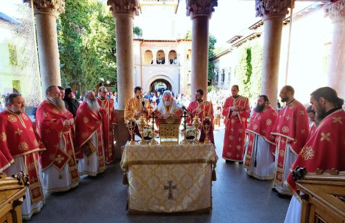 Sfântul Antim Ivireanul, cinstit la ctitoria sa din Bucureşti Poza 153464