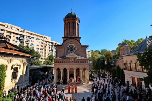 Sfântul Antim Ivireanul, cinstit la ctitoria sa din Bucureşti Poza 153486