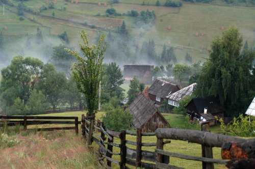 Turismul rural poate fi un factor de dezvoltare pentru România Poza 153617