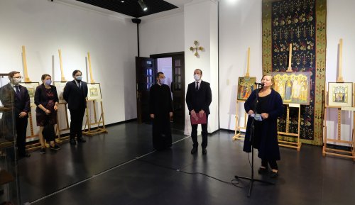 Expoziția „Icoana ortodoxă - lumina credinței” la Muzeul Satului din Capitală
