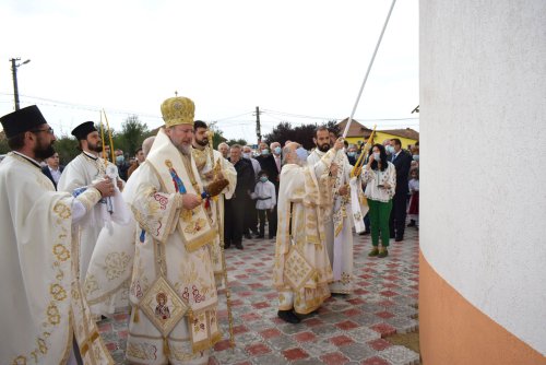 Biserică închinată Sfântului Sava Brancovici în Ineu Poza 154123