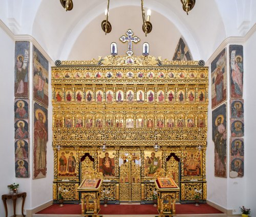 Mucenicii Serghie şi Vah, cinstiţi în biserica din incinta Palatului Cotroceni Poza 154343