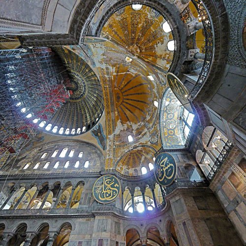 Lumina catedralelor Sfintei Sofii Poza 154435