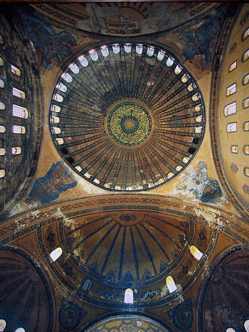 Lumina catedralelor Sfintei Sofii Poza 154436